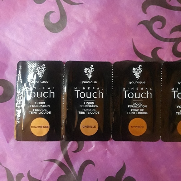 Younique liquid foundation samples-deep - Picture 2 of 3